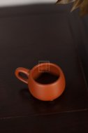《带把朱泥品茗杯》