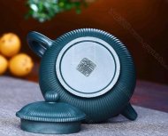《筋纹潘壶》