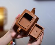 扁方牛盖壶