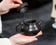 《筋纹潘壶》