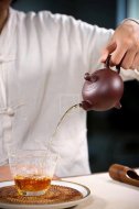 《三‎足如意》