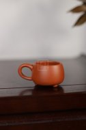 《带把朱泥品茗杯》