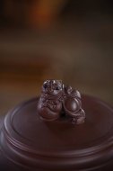 《线韵狮球》