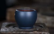 《主人杯泥绘堆绘紫砂杯》宜兴正品紫砂壶名家作品全手工紫泥外粉绿泥精品