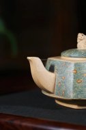 《绞泥灵龙》宜兴紫砂壶工艺美术师手工茶壶本山绿泥