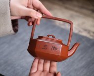 八方提梁壶