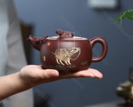 《瑞牛壶》