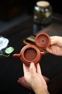 《德钟》