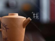 《新式巨轮》
