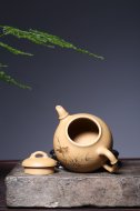 《清心鸟趣》吴赛春原矿段泥宜兴紫砂壶