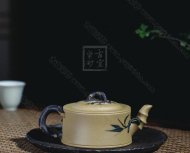 《松竹桃壶》