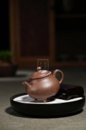 《七彩砂之三足福源》宜兴工艺美术师手工紫砂壶茶壶老师七彩砂创新壶