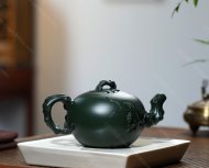 松鼠葡萄壶
