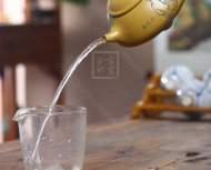 《牛盖石瓢》