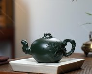 松鼠葡萄壶