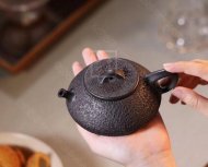 《三足蕴瓢》
