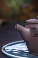 《汉瓦》