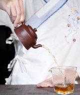 《柱础》