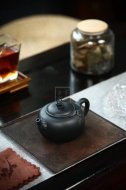 《云台听松》