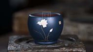 《主人杯泥绘堆绘紫砂杯》宜兴正品紫砂壶名家作品全手工紫泥外粉绿泥精品