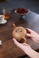 《松鼠葡萄桩》宜兴高级工艺美术师手工紫砂壶茶壶具段泥花器