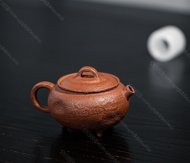 三足饮溪
