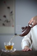 《线韵狮球》