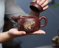 《瑞牛壶》
