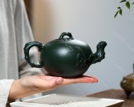 松鼠葡萄壶
