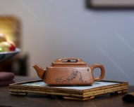 扁方牛盖壶