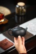 《云台听松》