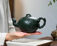 松鼠葡萄壶