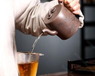 圈钮壶