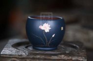《主人杯泥绘堆绘紫砂杯》宜兴正品紫砂壶名家作品全手工紫泥外粉绿泥精品