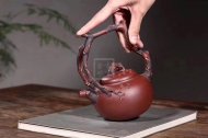 《留香提梁》宜兴紫砂壶底槽青创新提梁全手工茶壶