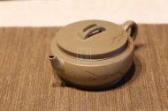 《大蕴汉瓦》宜兴紫砂壶助理工艺美术师手工刻绘茶壶茶具顶级蟹壳青汉瓦
