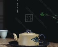 《松竹桃壶》