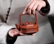 八方提梁壶