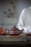 《线韵狮球》