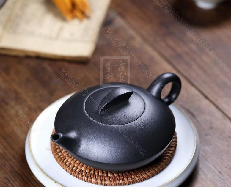 壺　鶴飛翔紋瓶 壺　鶴飛翔紋瓶