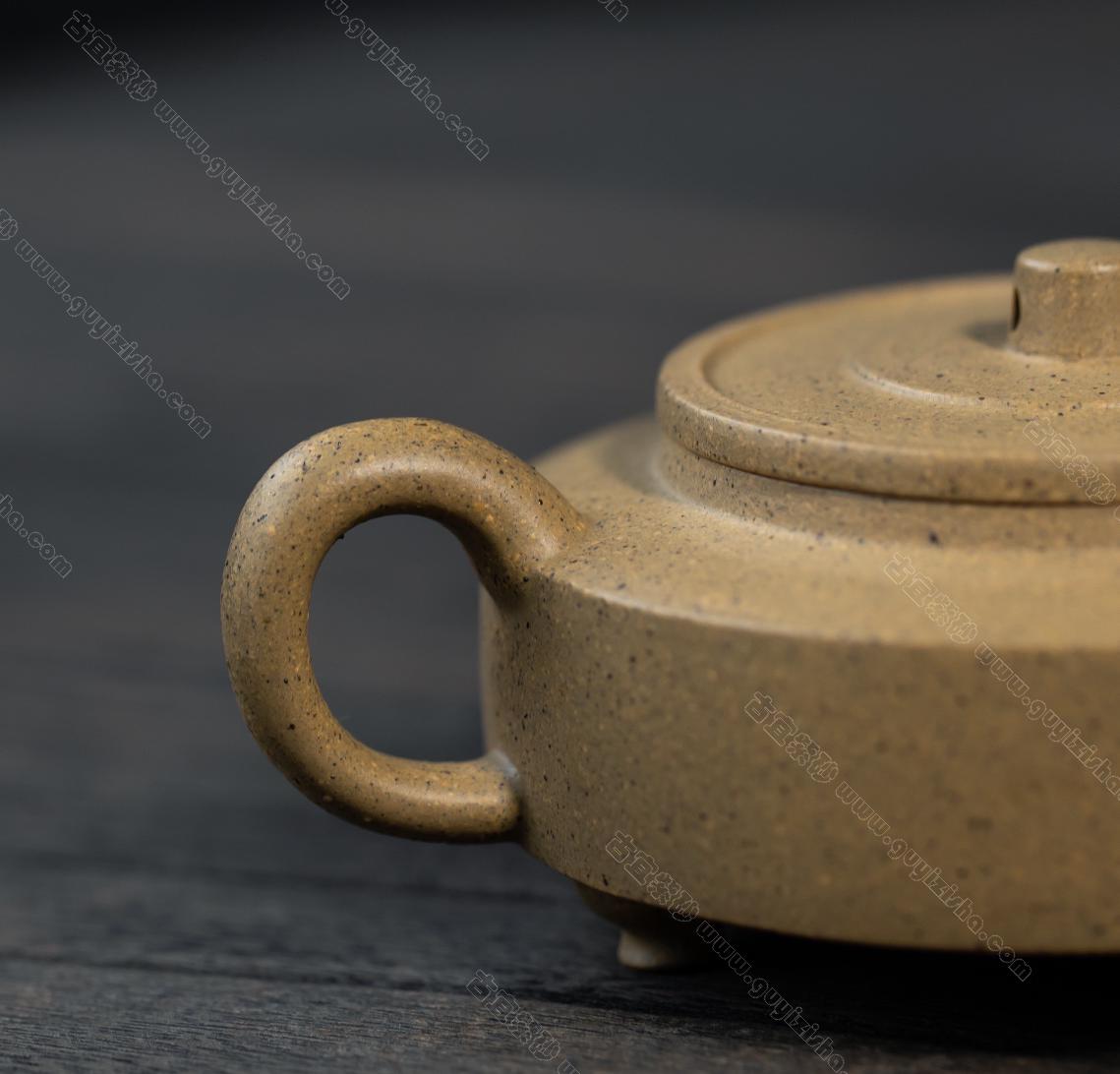 宜興三足紫砂壷（底款「盤君製陶」、高さ４ｃｍ、幅幅８．５ｃｍ、容量３５ｃｃ） 三足笑樱|正品范俊华紫砂壶价格|紫泥400CC