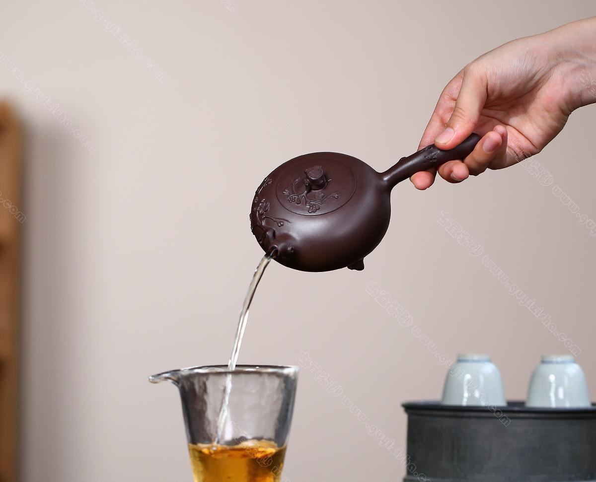 中国 紫砂 朱泥 梅に鳥彫 花瓶 在銘 V R6449 中国 紫砂 朱泥 梅に鳥彫